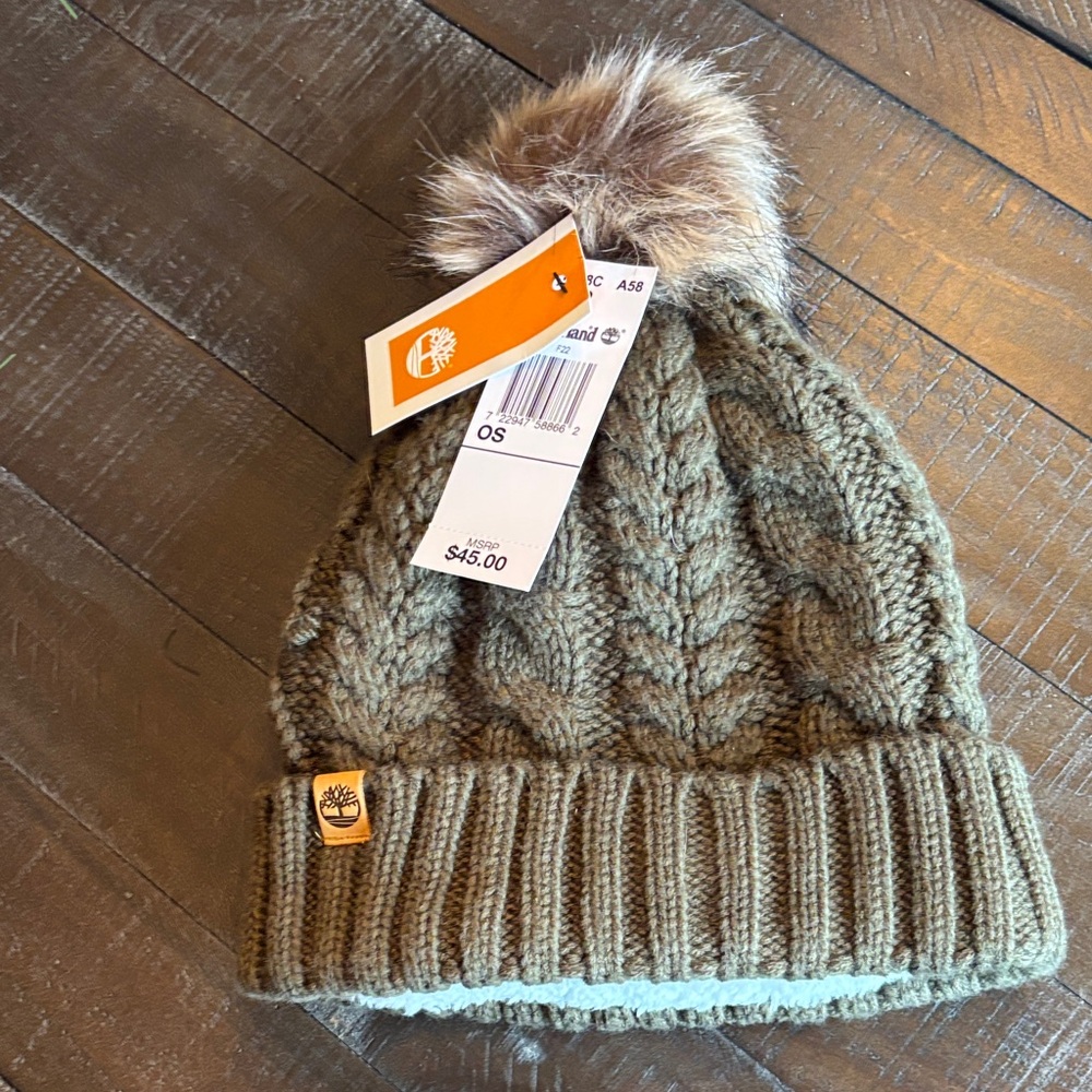 🌲❄️ NWT Timberland Knit Beanie with faux fur Pom-Pom